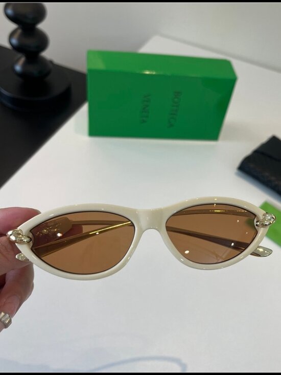 Bottega Veneta Ivory Cat Eye Gold Knot Tan Lens Sunnies main image 7